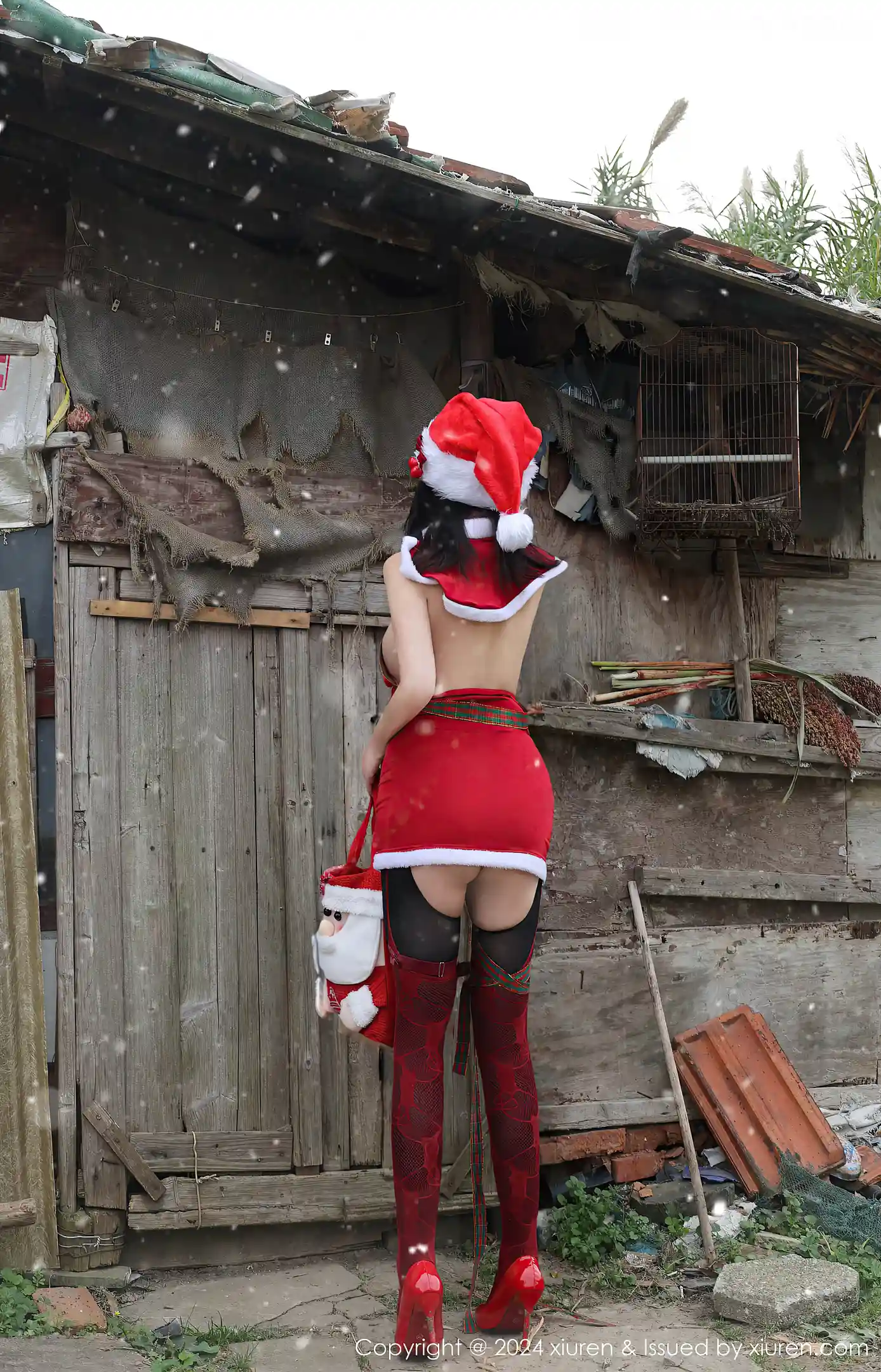 图片[6]-[XiuRen秀人网] VOL.9630 模特小薯条nienie户外圣诞主题性感情趣圣诞服饰惹火诱惑写真76P-秀人网官方网站